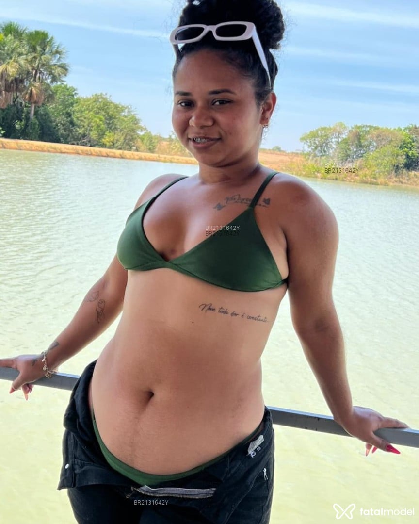 Acompanhante mulher trans morena (o) de olhos castanhos - Camilly Sil