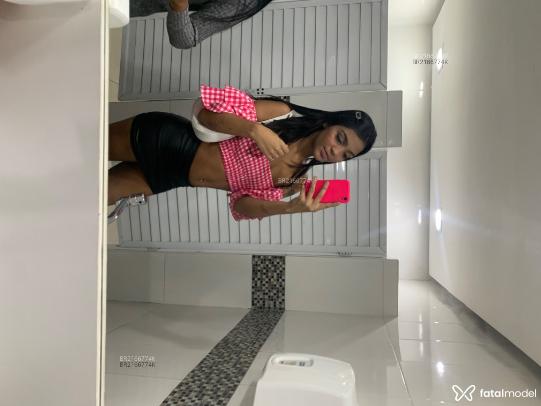 Acompanhante mulher morena (o) de olhos castanhos em Rio de Janeiro - Lorena