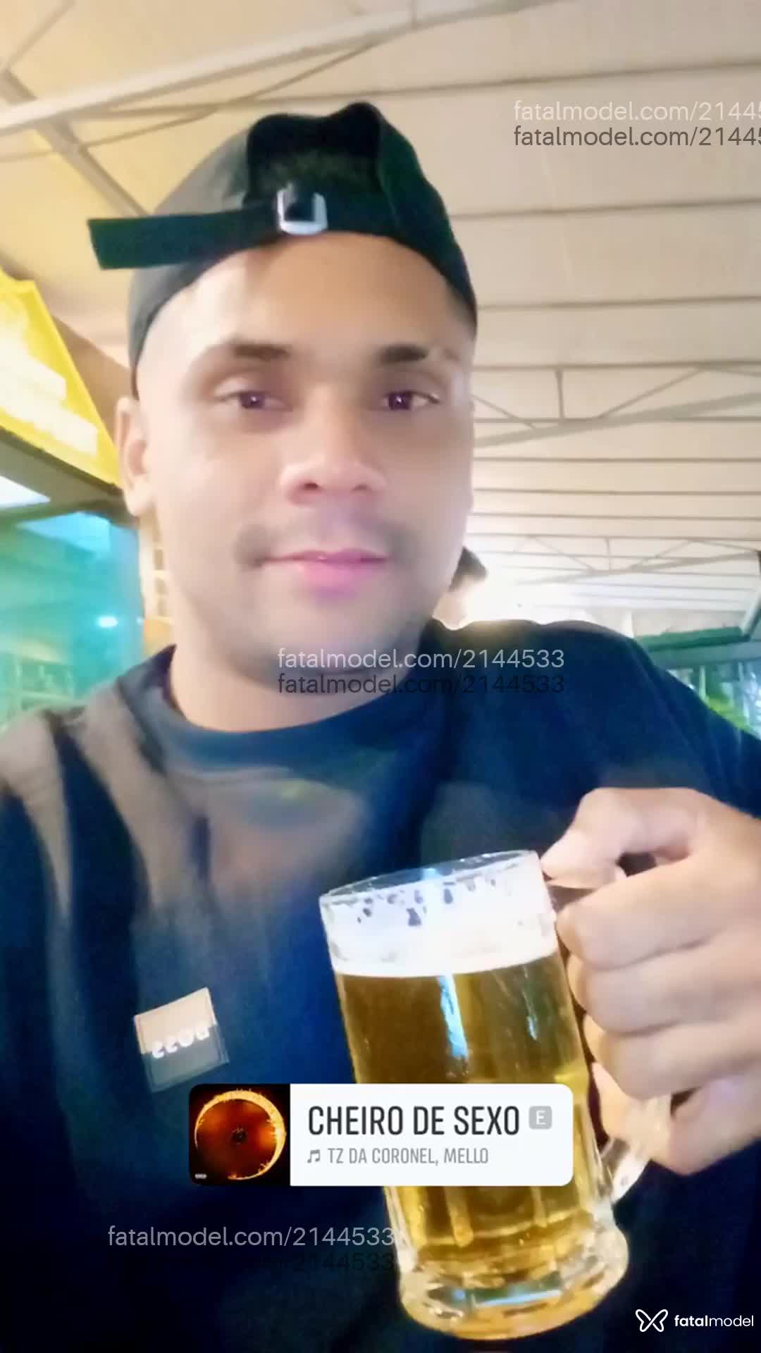 Acompanhante homem morena (o) de olhos pretos em Balneário Camboriú - Santos