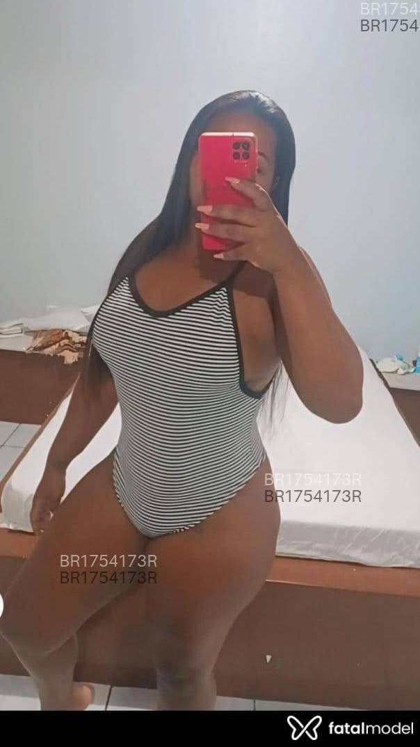 Acompanhante mulher com cabelo castanho de olhos castanhos em Juiz de Fora Acompanhante mulher com cabelo castanho de olhos castanhos em Juiz de Fora - Mariana