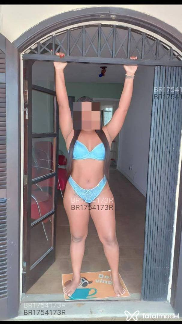 Acompanhante mulher com cabelo castanho de olhos castanhos em Juiz de Fora Acompanhante mulher com cabelo castanho de olhos castanhos em Juiz de Fora - Mariana