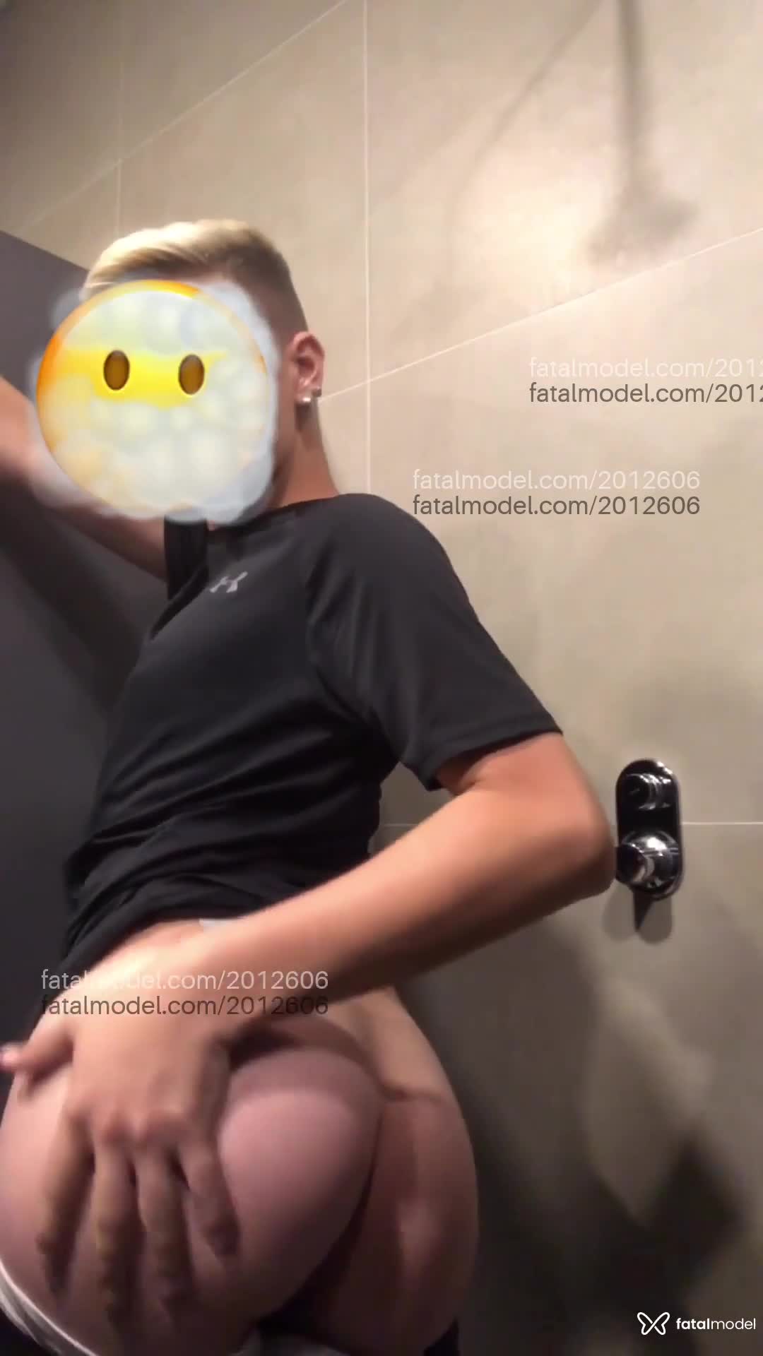 Acompanhante homem com cabelo castanho de olhos castanhos em Balneário Camboriú Acompanhante homem com cabelo castanho de olhos castanhos em Balneário Camboriú - Bruno Belmont