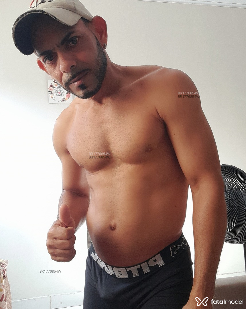 Acompanhante homem morena (o) de olhos castanhos em Virtual - Marcos