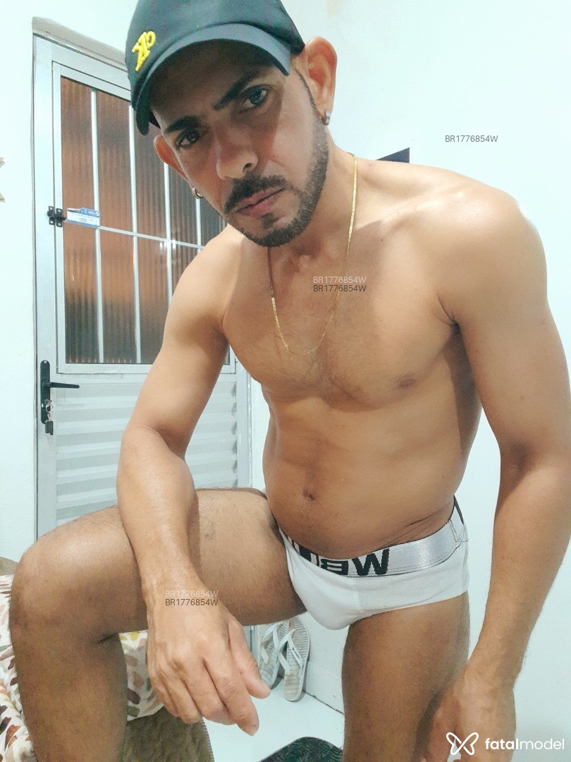 Acompanhante homem morena (o) de olhos castanhos em Virtual - Marcos