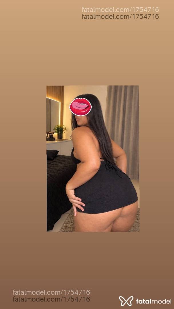 Acompanhante mulher com cabelo castanho de olhos castanhos - Vivi Góes