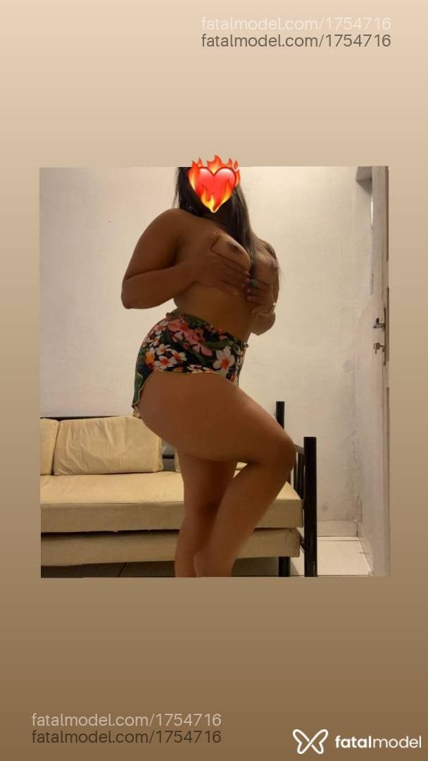 Acompanhante mulher com cabelo castanho de olhos castanhos - Vivi Góes