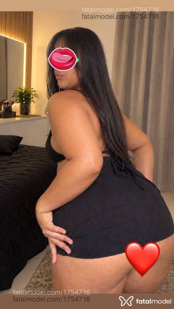 Acompanhante mulher com cabelo castanho de olhos castanhos - Vivi Góes