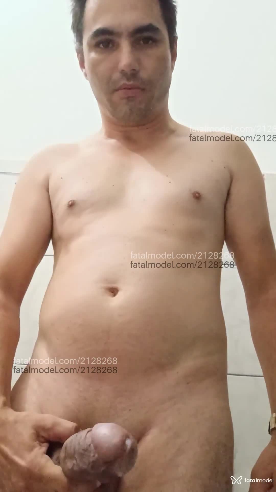 Acompanhante homem com cabelo castanho de olhos castanhos em Campinas - Robert Dominik