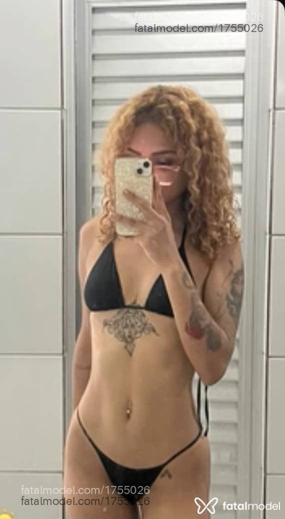 Acompanhante mulher com cabelo castanho de olhos castanhos - Gabriella