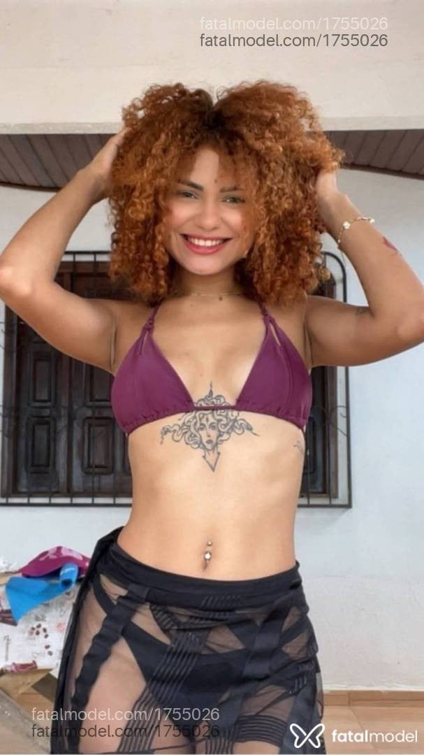 Acompanhante mulher com cabelo castanho de olhos castanhos - Gabriella