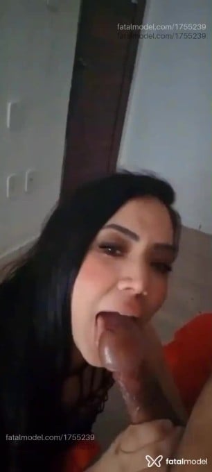Acompanhante mulher com cabelo castanho de olhos castanhos - Alinne Guerra Acompanhante mulher com cabelo castanho de olhos castanhos - Alinne Guerra