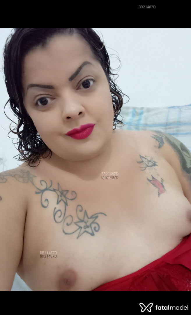 Acompanhante travesti com cabelo castanho de olhos castanhos em Curitiba - Gio