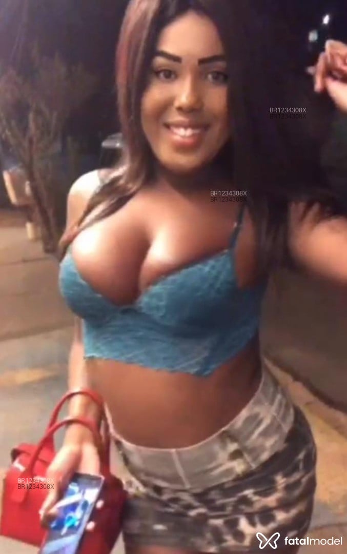 Acompanhante travesti morena (o) de olhos castanhos - Morena