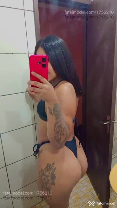 Acompanhante mulher com cabelo castanho de olhos castanhos - Leticia