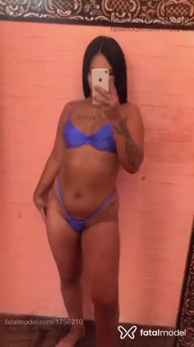 Acompanhante mulher com cabelo castanho de olhos castanhos em Porto Alegre - Leticia