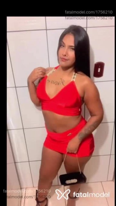 Acompanhante mulher com cabelo castanho de olhos castanhos em Porto Alegre - Leticia