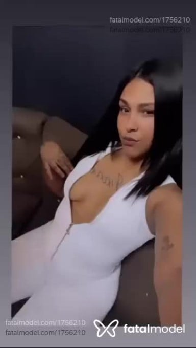 Acompanhante mulher com cabelo castanho de olhos castanhos em Porto Alegre - Leticia