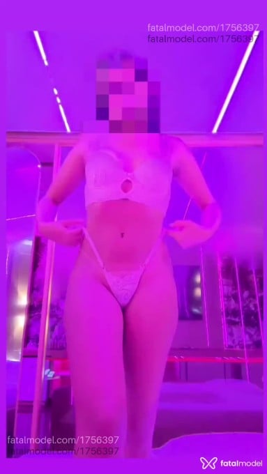 Acompanhante mulher morena (o) de olhos mel em Tubarão Acompanhante mulher morena (o) de olhos mel em Tubarão - Mirela