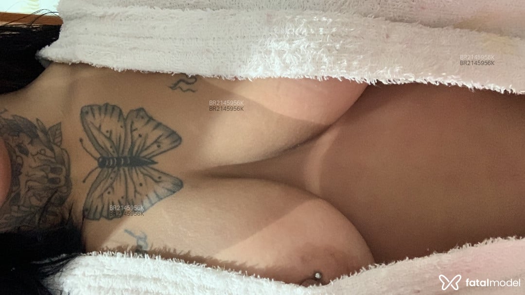 Acompanhante mulher morena (o) de olhos castanhos em São Paulo Acompanhante mulher morena (o) de olhos castanhos em São Paulo - Jasmine