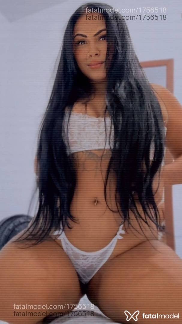 Acompanhante mulher morena (o) de olhos pretos - Thuany
