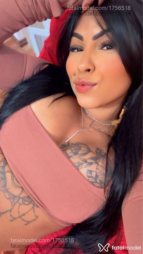 Acompanhante mulher morena (o) de olhos pretos - Thuany