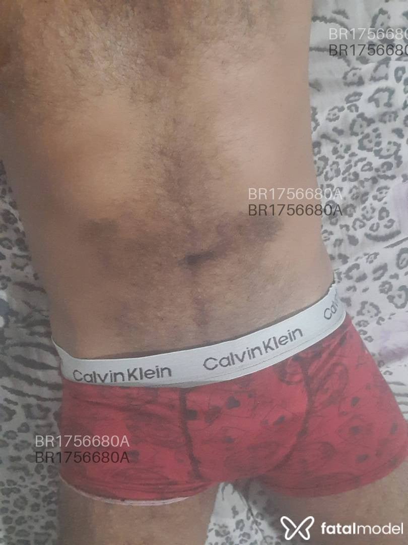 Acompanhante homem morena (o) de olhos castanhos em Passos Acompanhante homem morena (o) de olhos castanhos em Passos - Carlos
