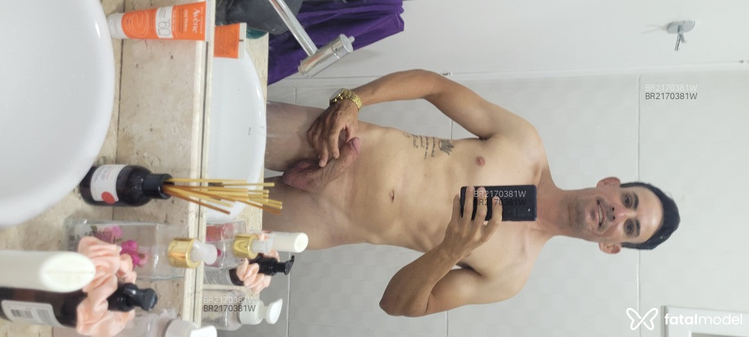 Acompanhante homem com cabelo castanho de olhos castanhos em Governador Valadares - Fernando