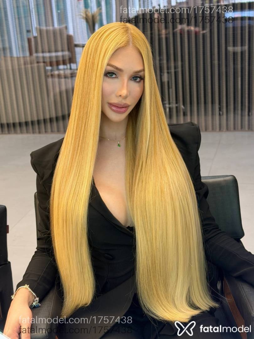 Acompanhante mulher trans com cabelo castanho de olhos mel - Bella Hadid