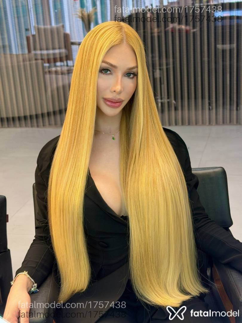 Acompanhante mulher trans com cabelo castanho de olhos mel - Bella Hadid