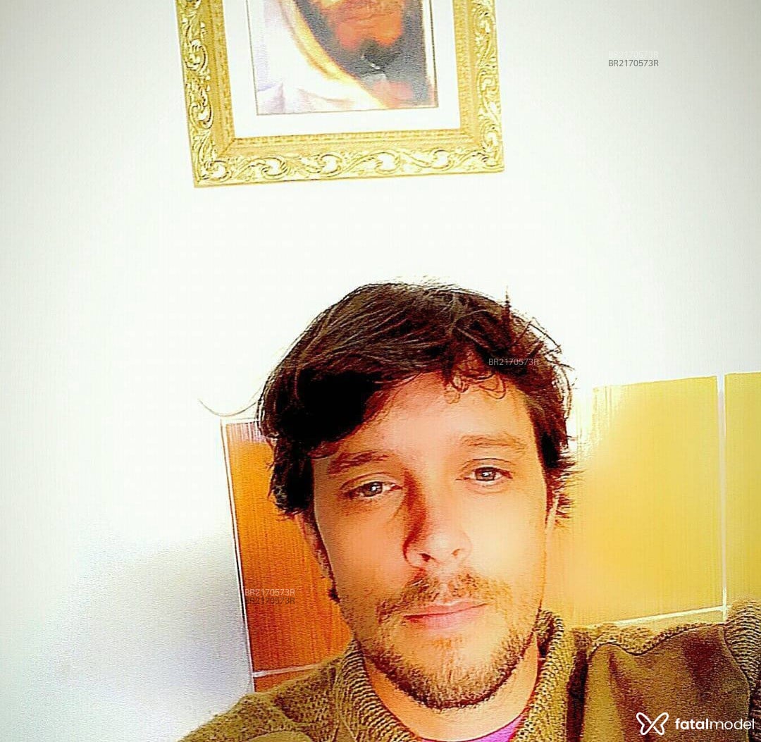 Acompanhante homem com cabelo castanho de olhos verdes em Campinas Acompanhante homem com cabelo castanho de olhos verdes em Campinas - César