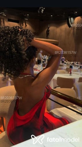 Acompanhante mulher morena (o) de olhos pretos em Virtual Acompanhante mulher morena (o) de olhos pretos em Virtual - Luiza