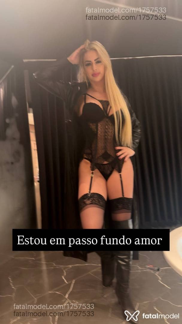 Acompanhante mulher loira (o) de olhos castanhos - Loiraaaa