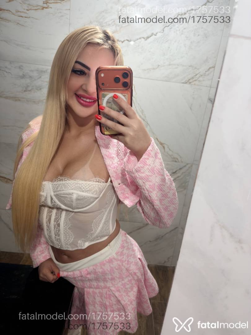 Acompanhante mulher loira (o) de olhos castanhos - Loiraaaa