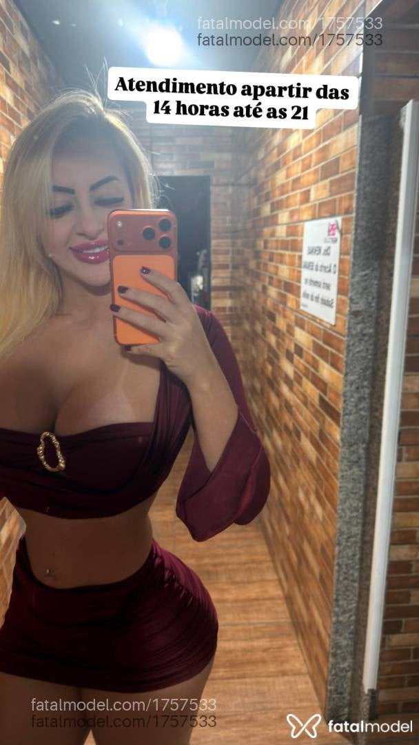 Acompanhante mulher loira (o) de olhos castanhos - Loiraaaa