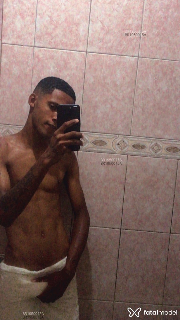 Acompanhante homem loira (o) de olhos pretos em Salvador - Wesley