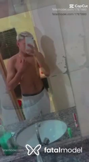 Acompanhante homem ruiva (o) de olhos verdes em Caldas Novas Acompanhante homem ruiva (o) de olhos verdes em Caldas Novas - Daniel
