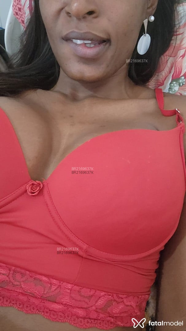 Acompanhante mulher morena (o) de olhos castanhos em Virtual Acompanhante mulher morena (o) de olhos castanhos em Virtual - Nanda Louise