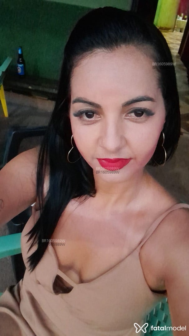 Acompanhante mulher morena (o) de olhos castanhos em Iporá Acompanhante mulher morena (o) de olhos castanhos em Iporá - Thaís