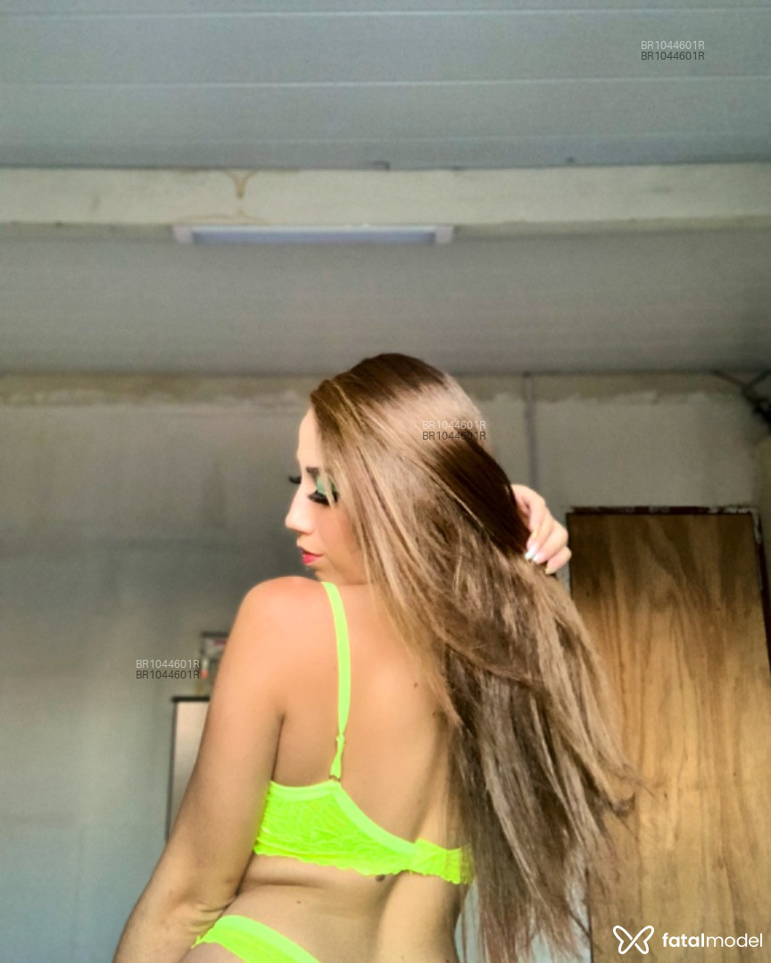 Acompanhante mulher loira (o) de olhos mel em Salvador - Babi Novidade