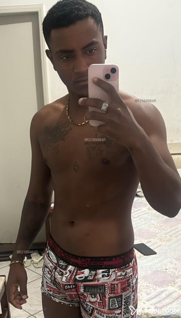Acompanhante homem morena (o) de olhos castanhos em Governador Valadares - Cristopher