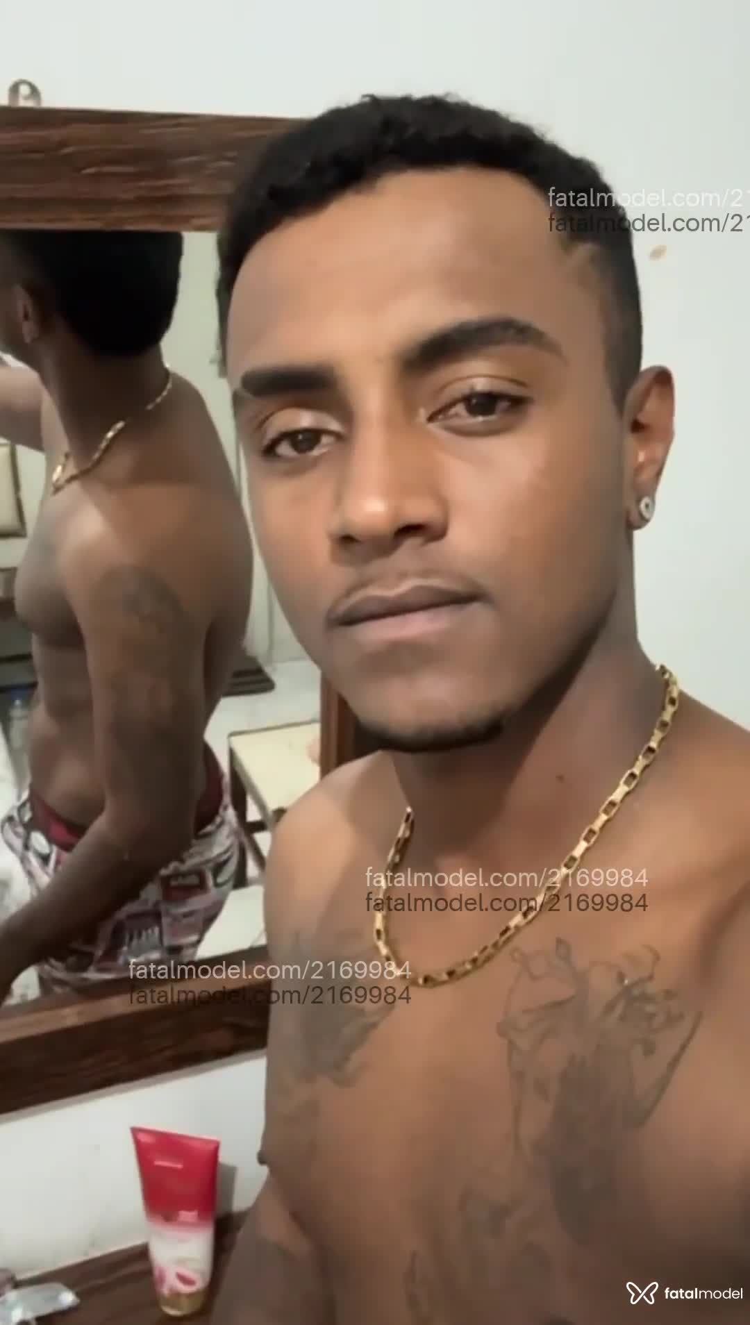 Acompanhante homem morena (o) de olhos castanhos em Governador Valadares - Cristopher