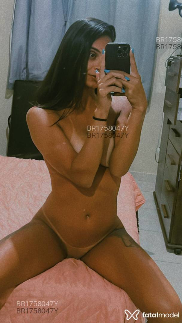 Acompanhante mulher morena (o) de olhos pretos em Vila Velha - Ariana Muniz