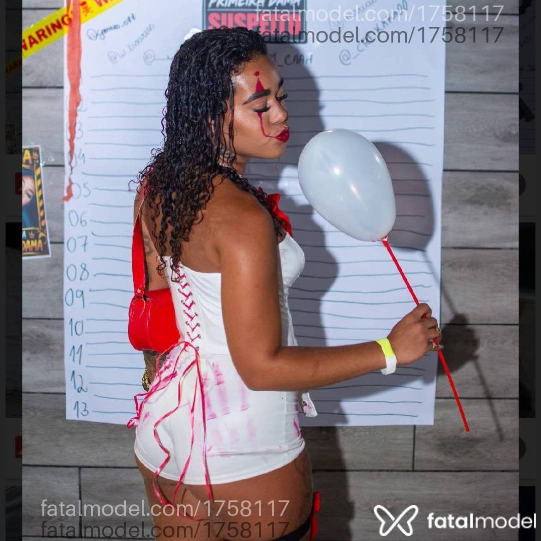 Acompanhante mulher com cabelo castanho de olhos castanhos - July