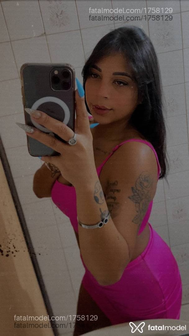 Acompanhante mulher morena (o) de olhos mel - Tete Velvet Acompanhante mulher morena (o) de olhos mel - Tete Velvet