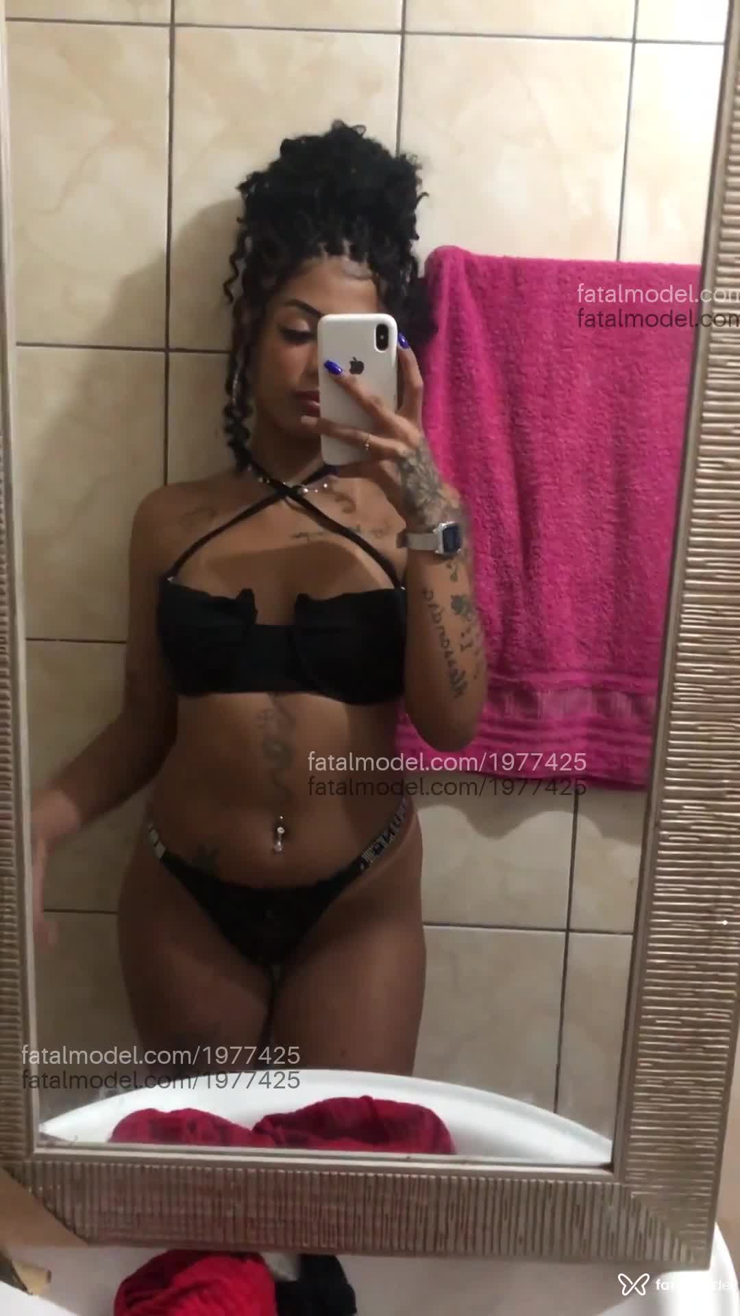 Acompanhante mulher loira (o) de olhos castanhos em São Paulo Acompanhante mulher loira (o) de olhos castanhos em São Paulo - Gabi