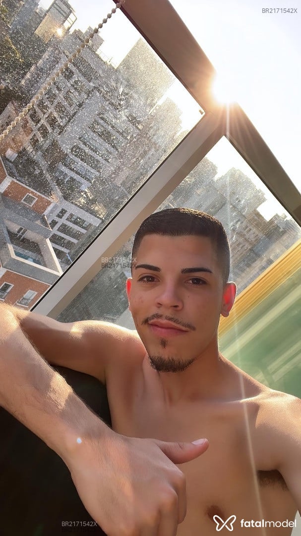Acompanhante homem morena (o) de olhos castanhos em Rio de Janeiro Acompanhante homem morena (o) de olhos castanhos em Rio de Janeiro - Pedro Wend