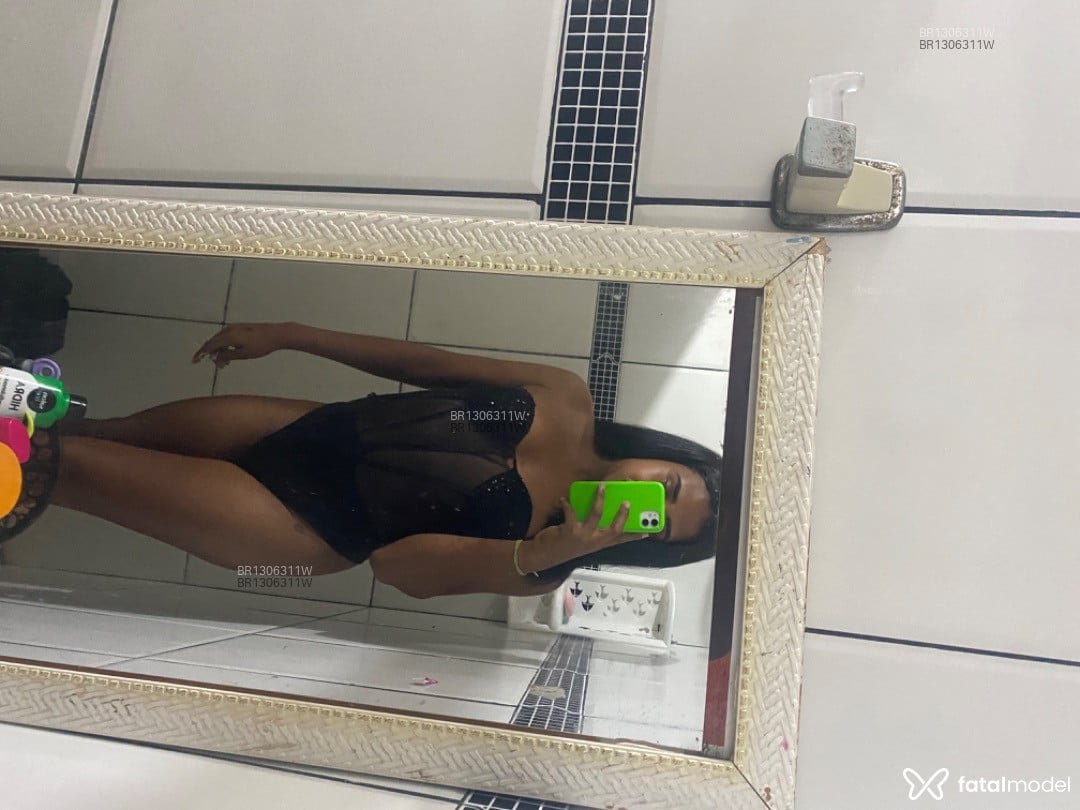 Acompanhante mulher trans morena (o) de olhos cinza em São Paulo - Mimosa