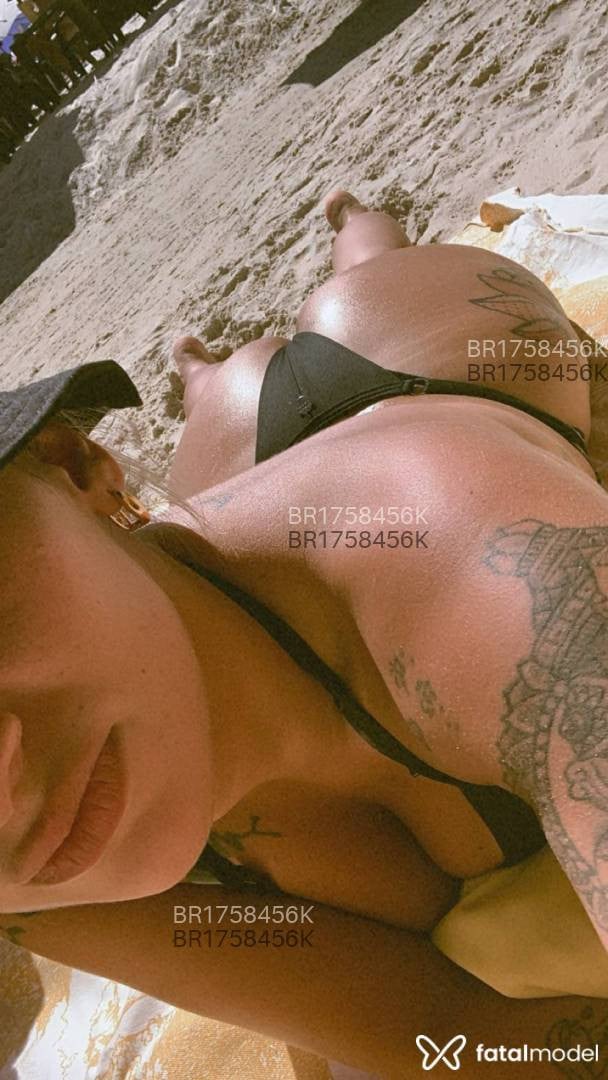 Acompanhante mulher loira (o) de olhos mel em Florianópolis - Lara Albuquerque