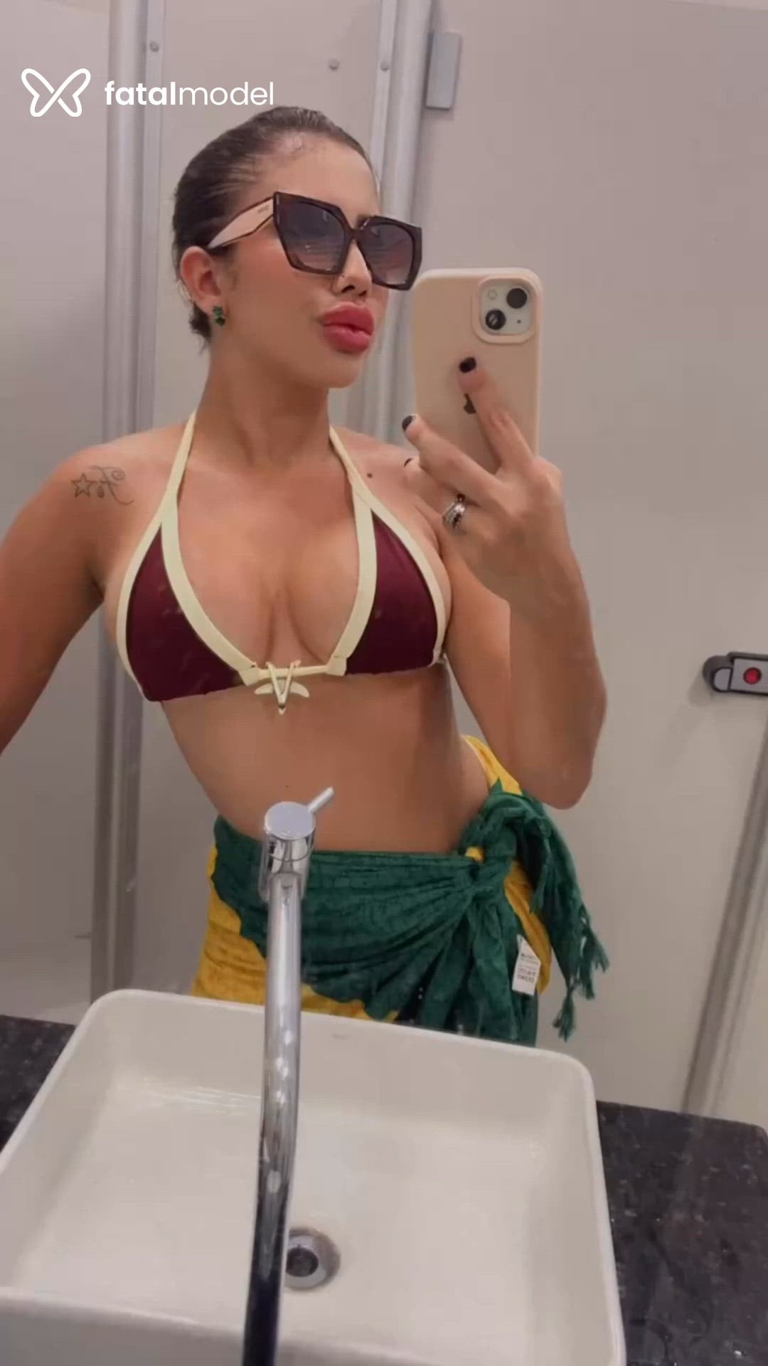 Acompanhante mulher com cabelo castanho de olhos mel - Nicolly Nakamura Acompanhante mulher com cabelo castanho de olhos mel - Nicolly Nakamura