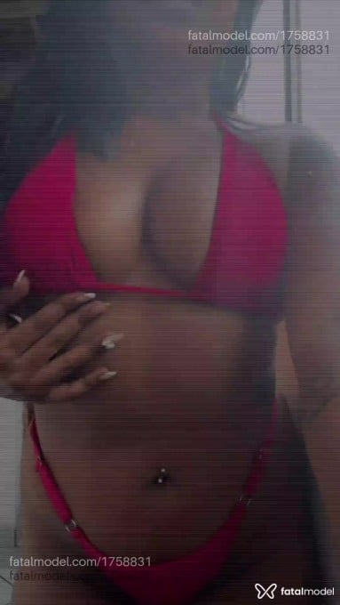 Acompanhante mulher morena (o) de olhos pretos em Guarapari - Julia Medeiros